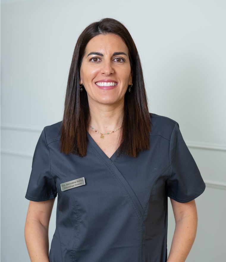 Dra. Almudena Vellón