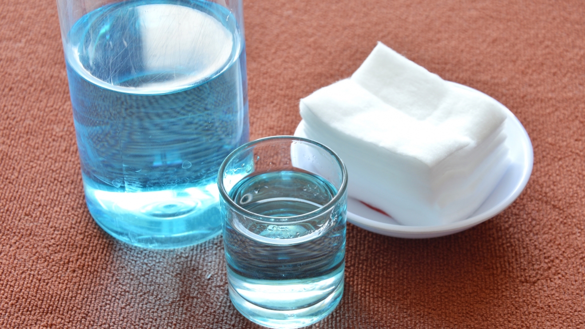Agua oxigenada para blanquear los dientes
